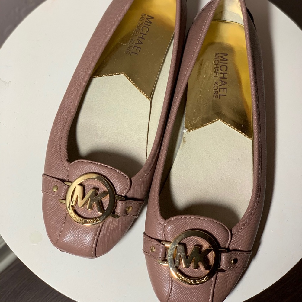 Michael Kora flats
